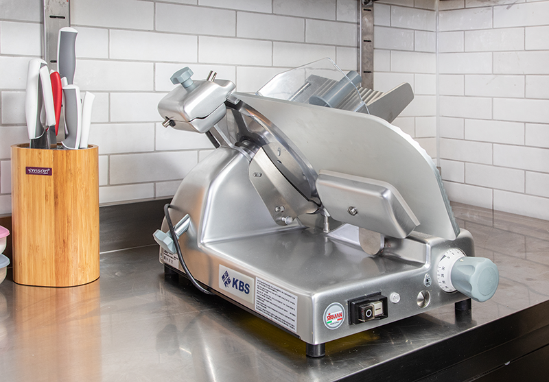 KBS Gastrotechnik Aufschnittmaschine Schrägschneider Messer Ø 300mm IP 44 2 KBS Gastrotechnik Aufschnittmaschine Schrägschneider Messer Ø 300mm IP 44 – Bild 2